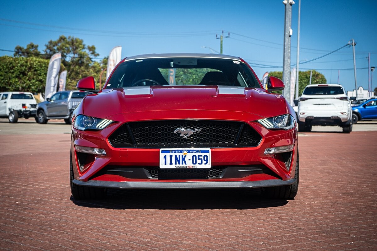 Ford Mustang image 2