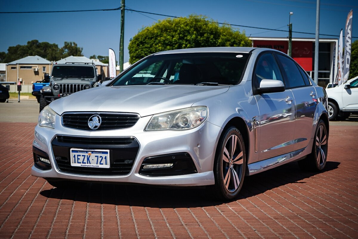 Holden Commodore image 3