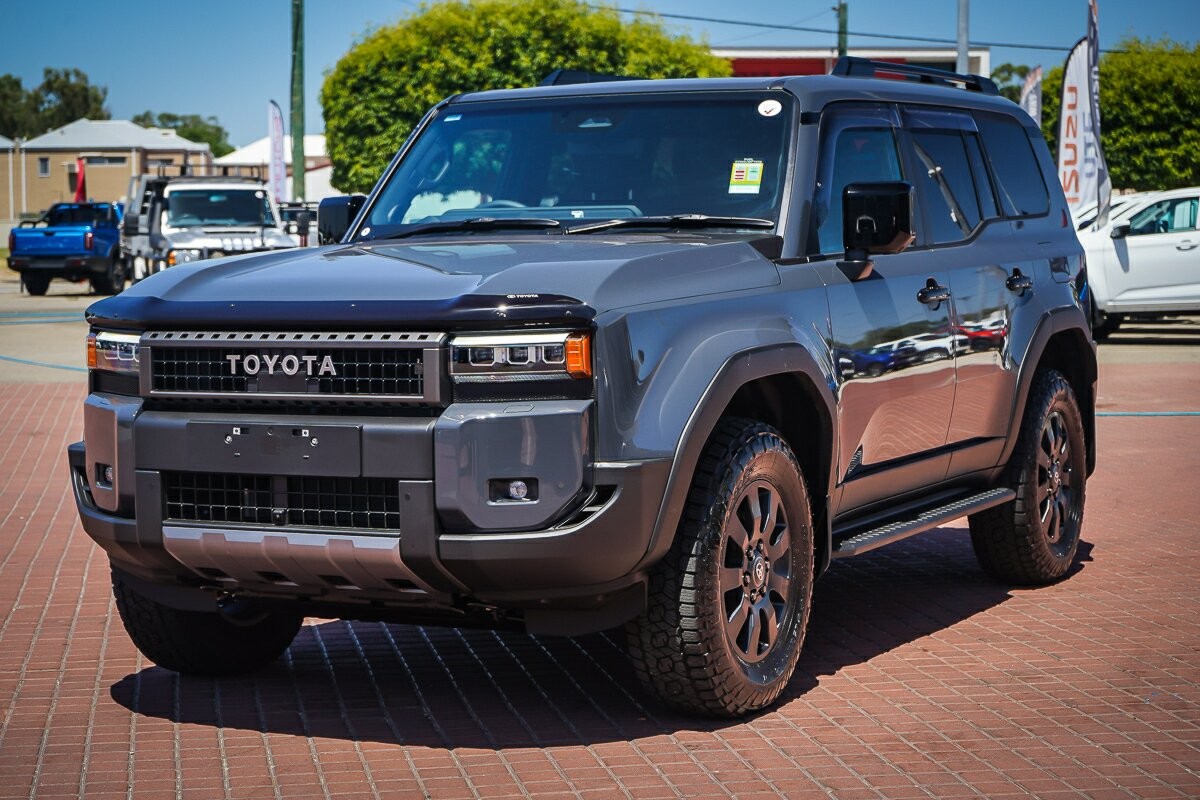 Toyota Landcruiser Prado image 3