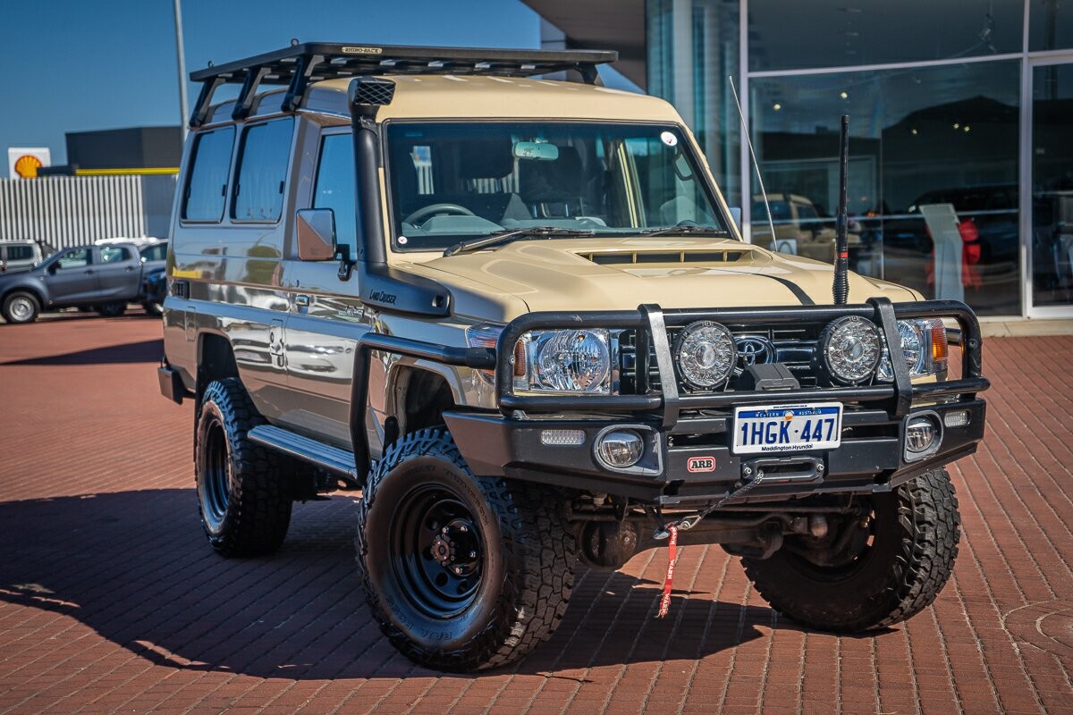 Toyota Landcruiser image 1
