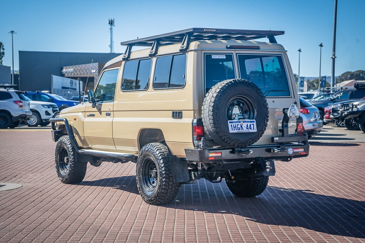 Toyota Landcruiser image 4
