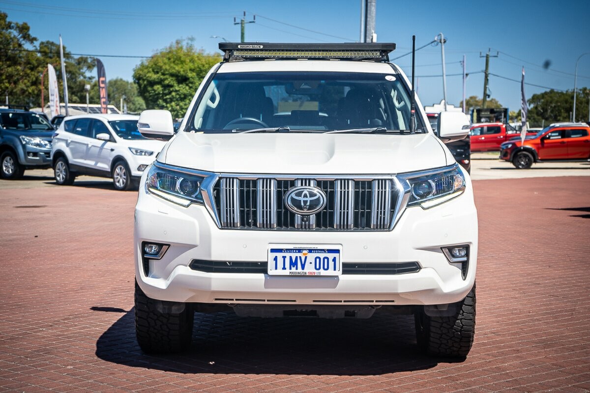 Toyota Landcruiser Prado image 2