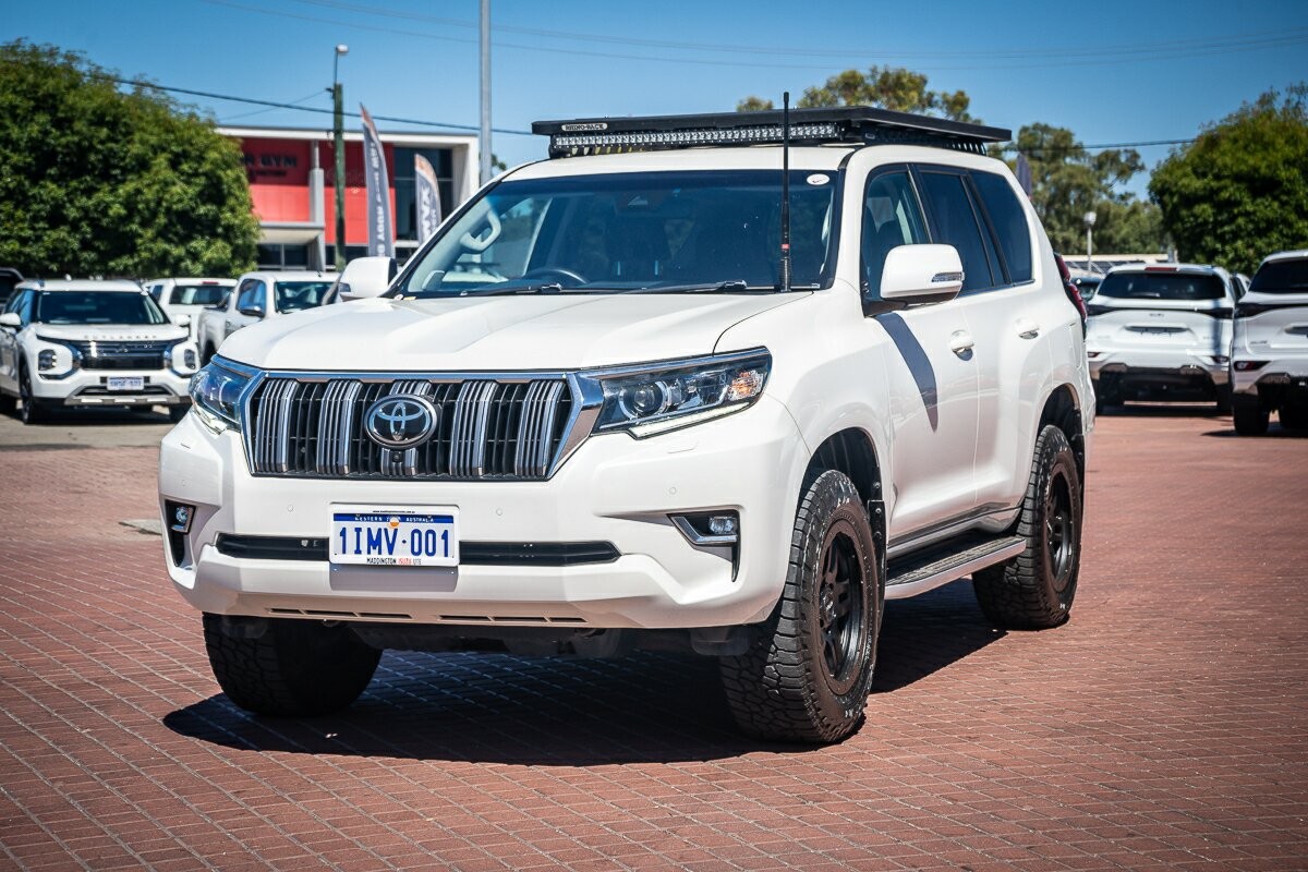 Toyota Landcruiser Prado image 3