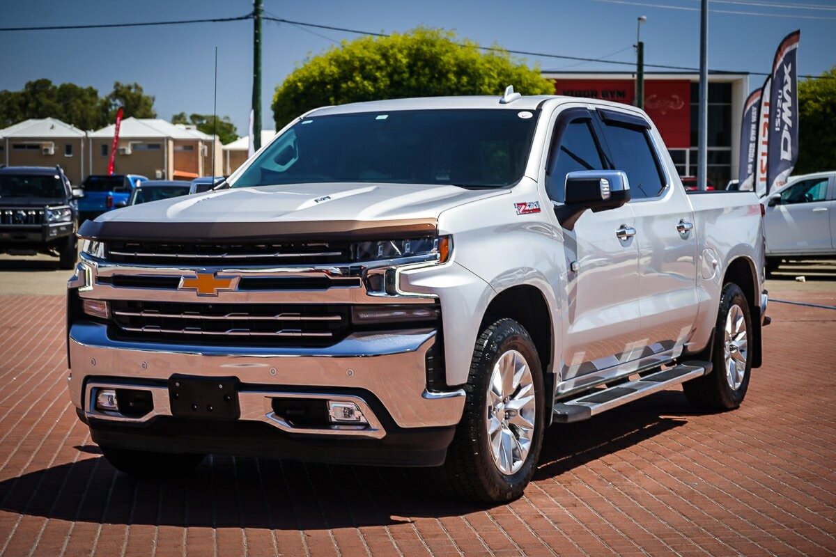 Chevrolet Silverado image 3