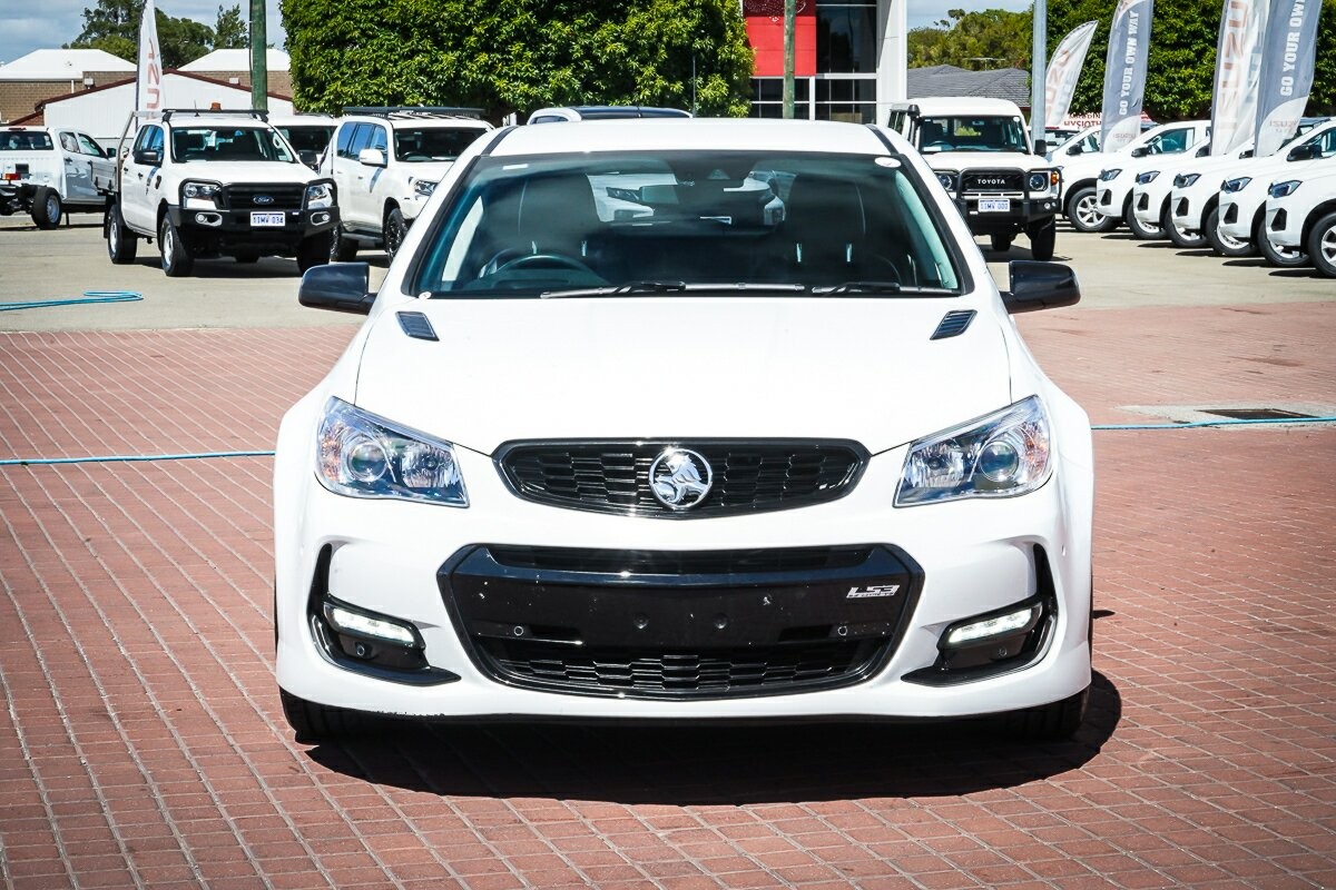 Holden Commodore image 3