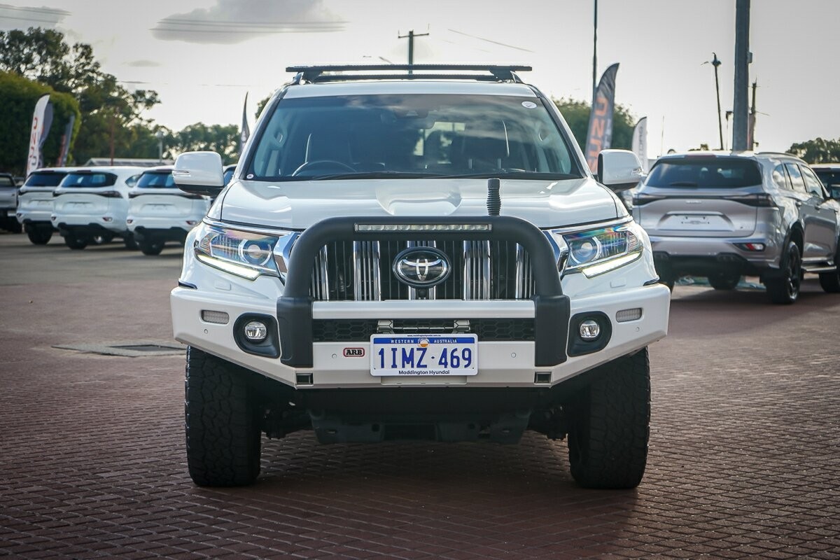 Toyota Landcruiser Prado image 2