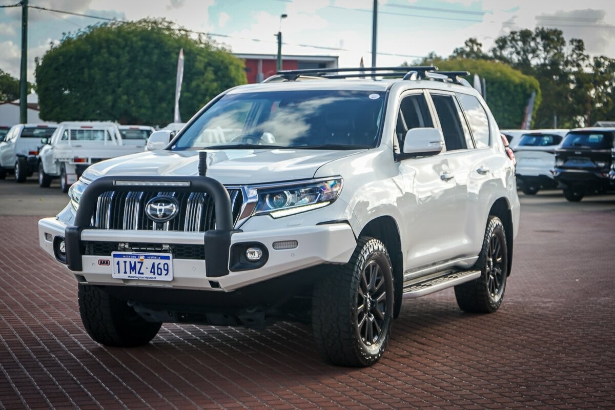 Toyota Landcruiser Prado image 3