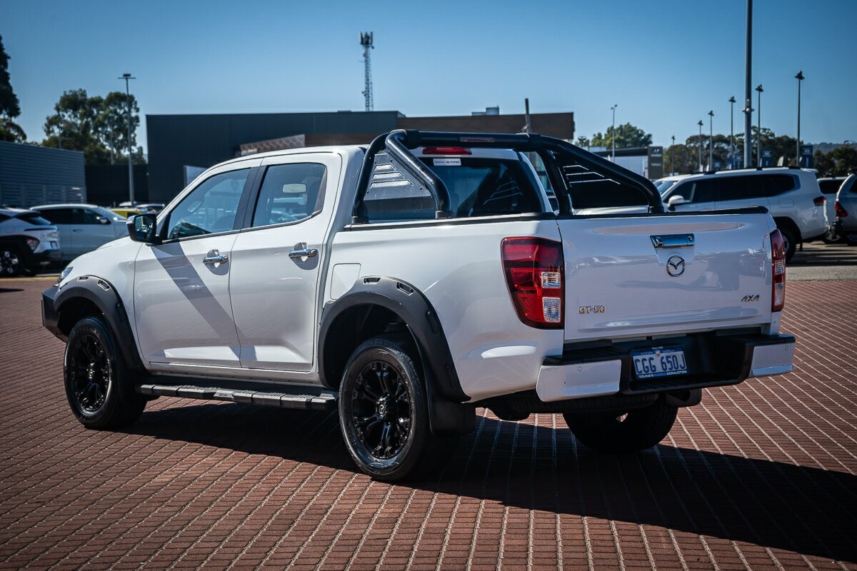 Mazda Bt-50 image 4