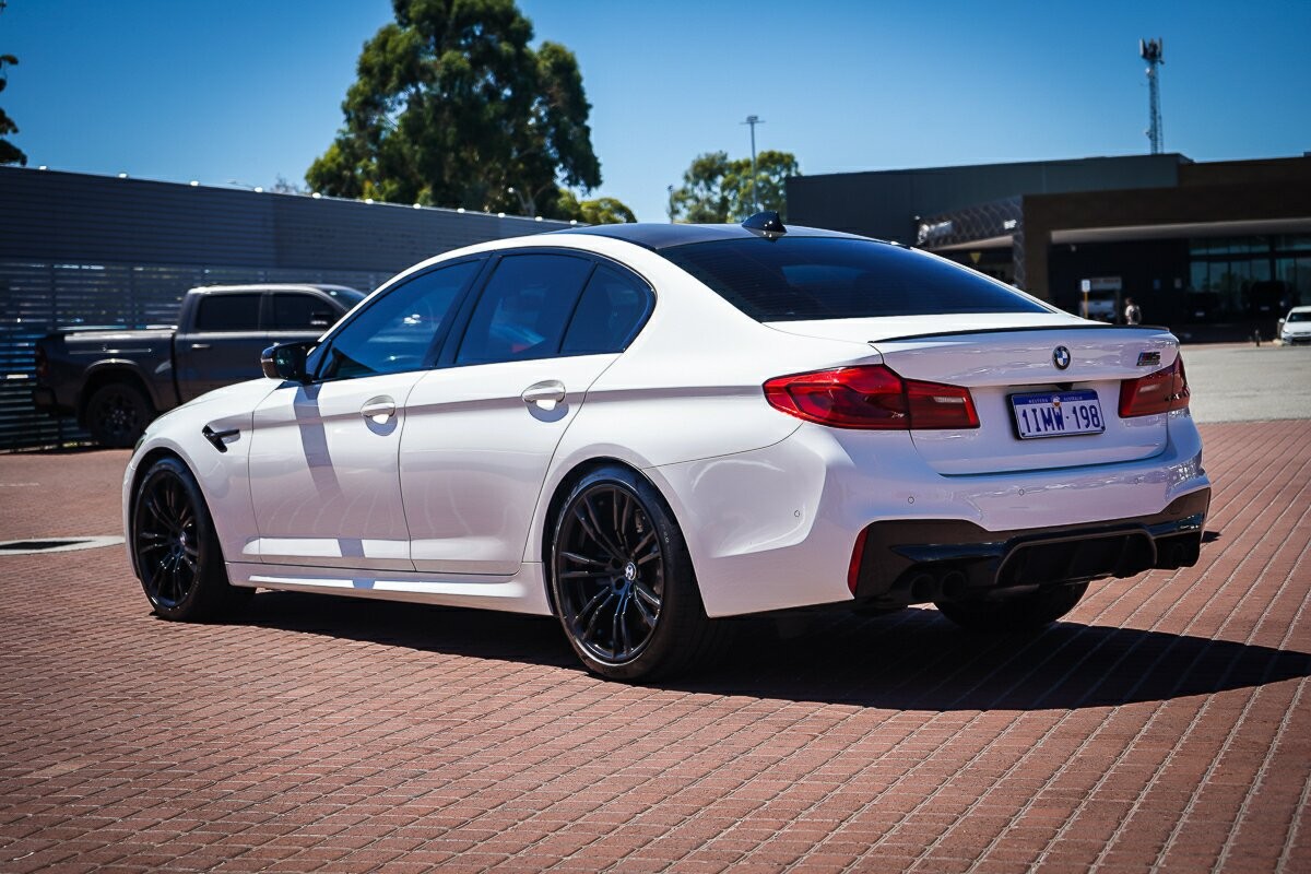 BMW M5 image 4