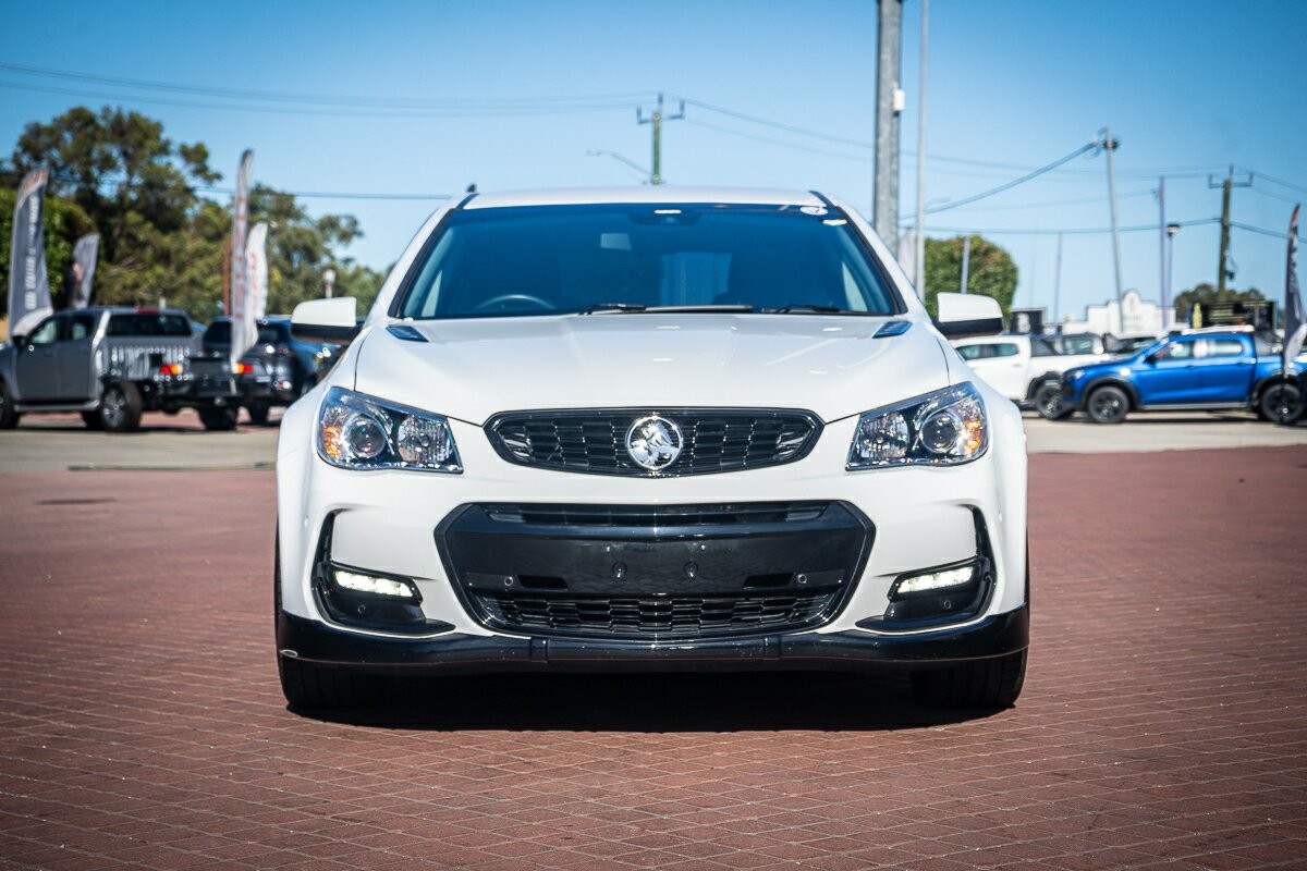 Holden Commodore image 2