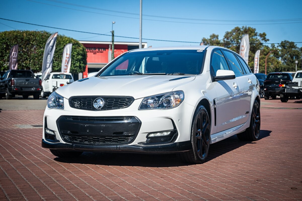 Holden Commodore image 3