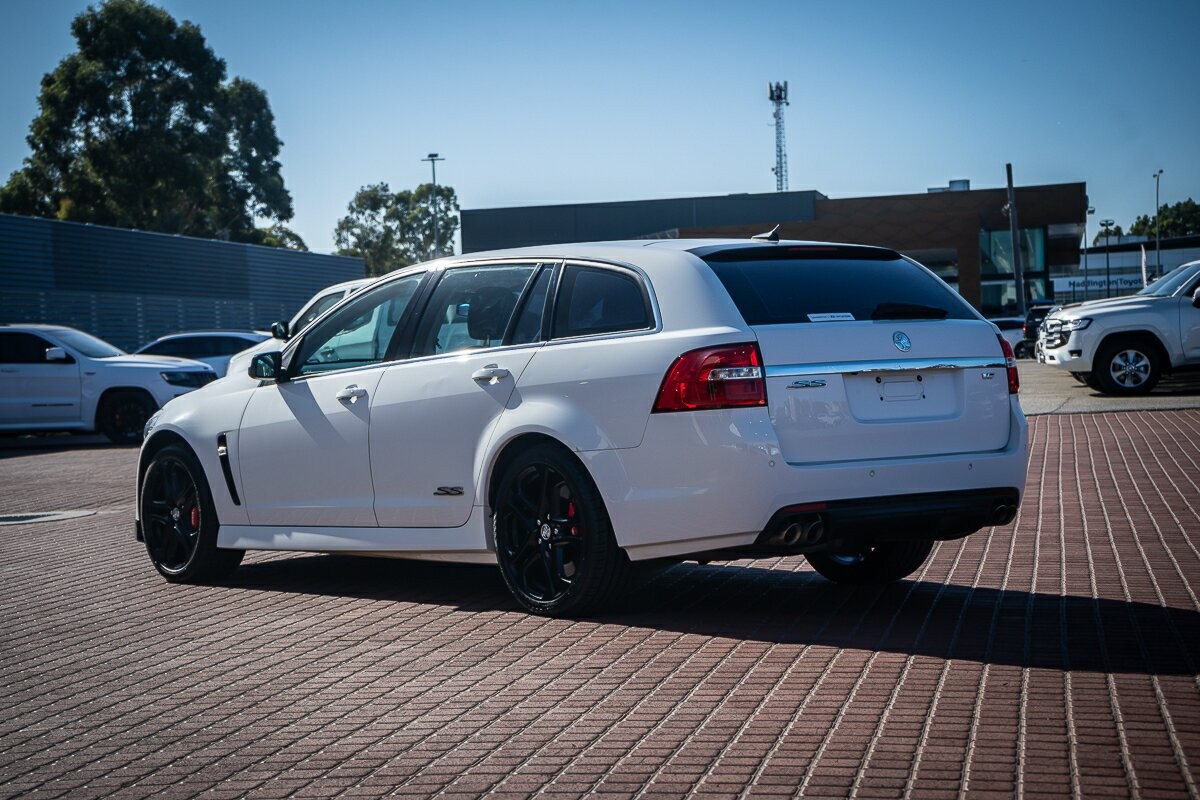 Holden Commodore image 4