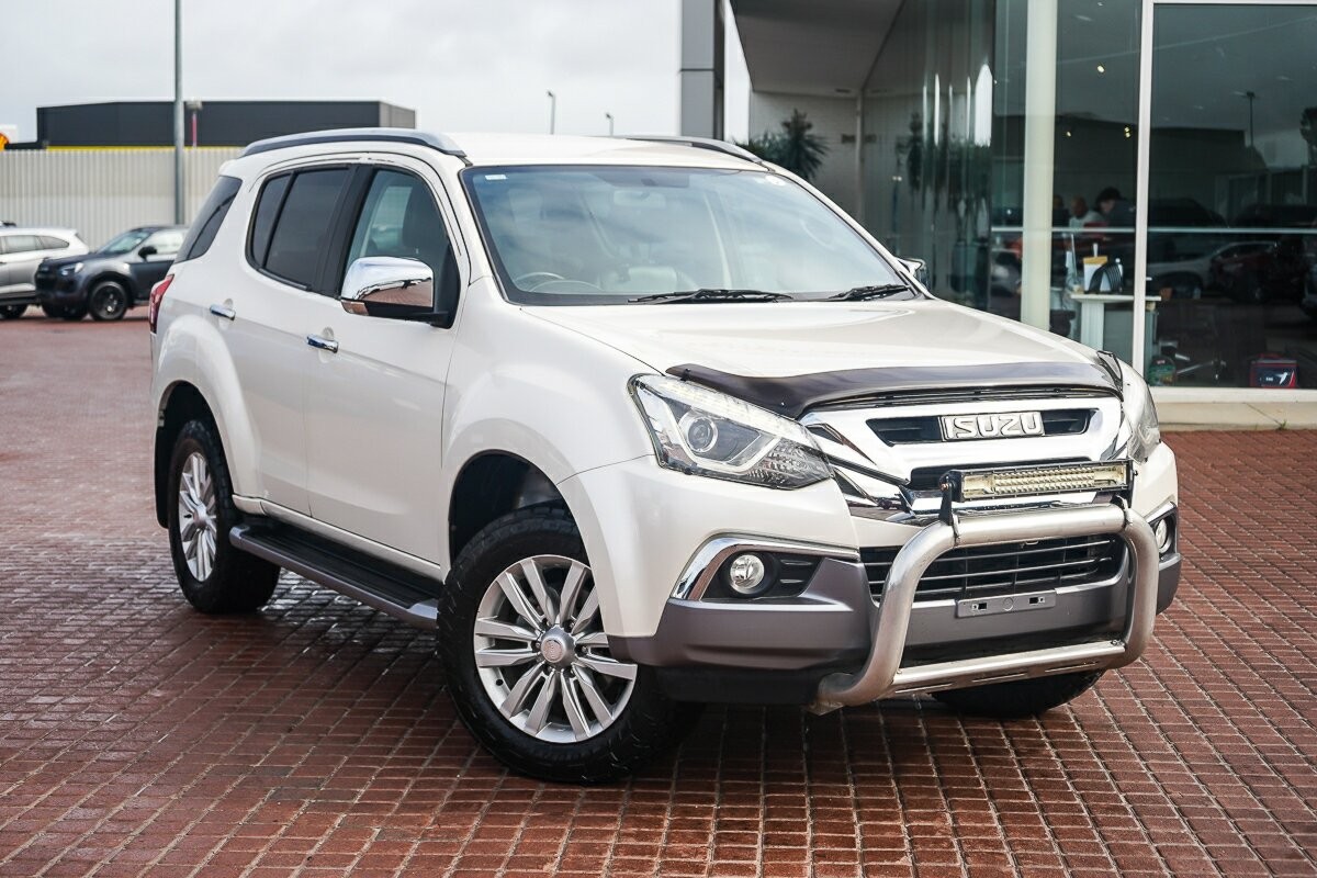 Isuzu Mu-x image 1