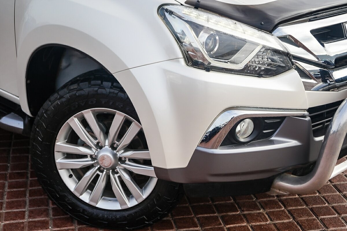Isuzu Mu-x image 2