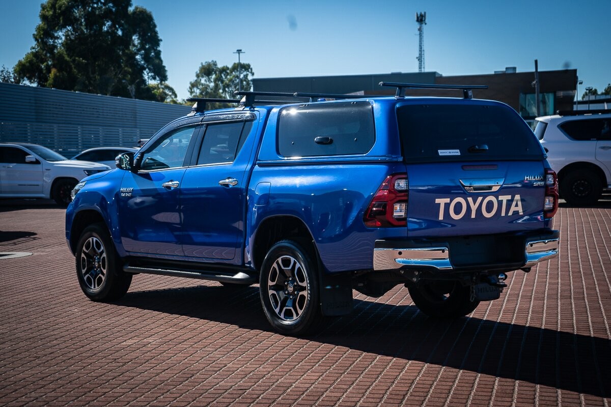 Toyota Hilux image 4