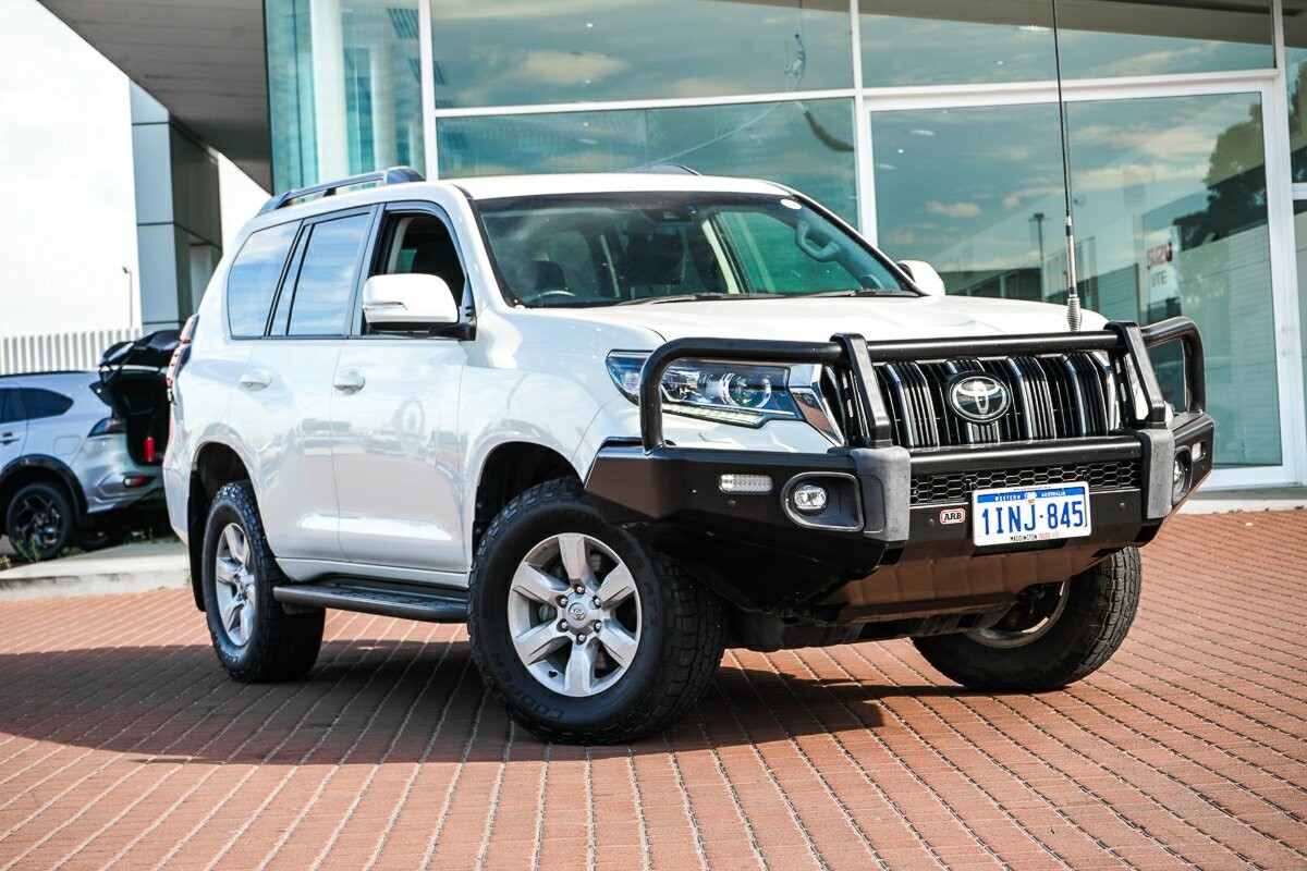 Toyota Landcruiser Prado image 1