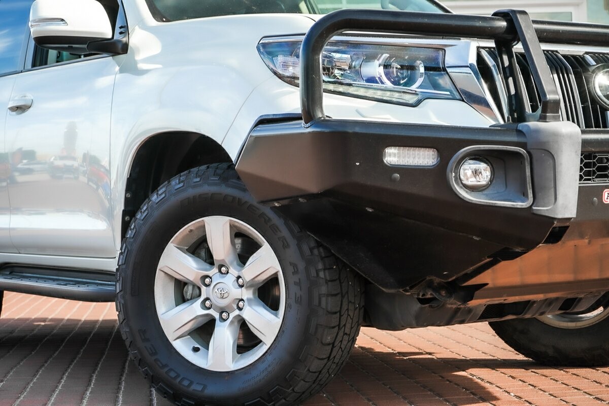 Toyota Landcruiser Prado image 2