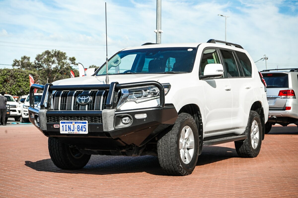 Toyota Landcruiser Prado image 4