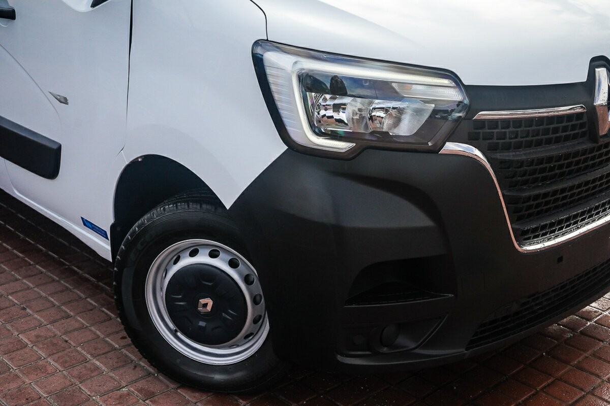 Renault Master image 2