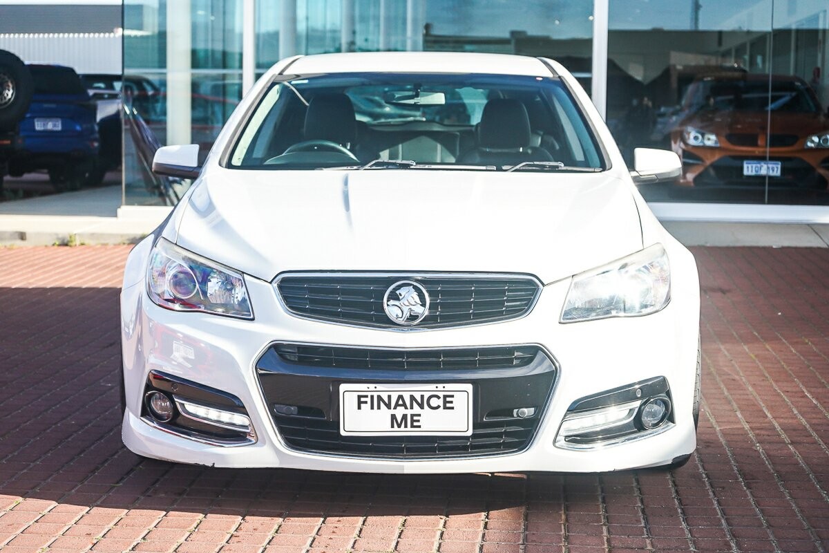 Holden Commodore image 3