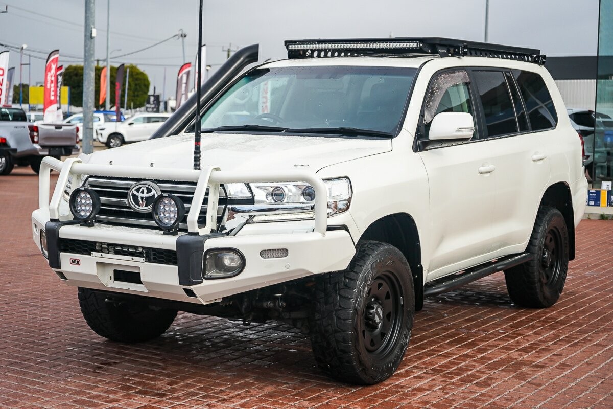 Toyota Landcruiser image 4