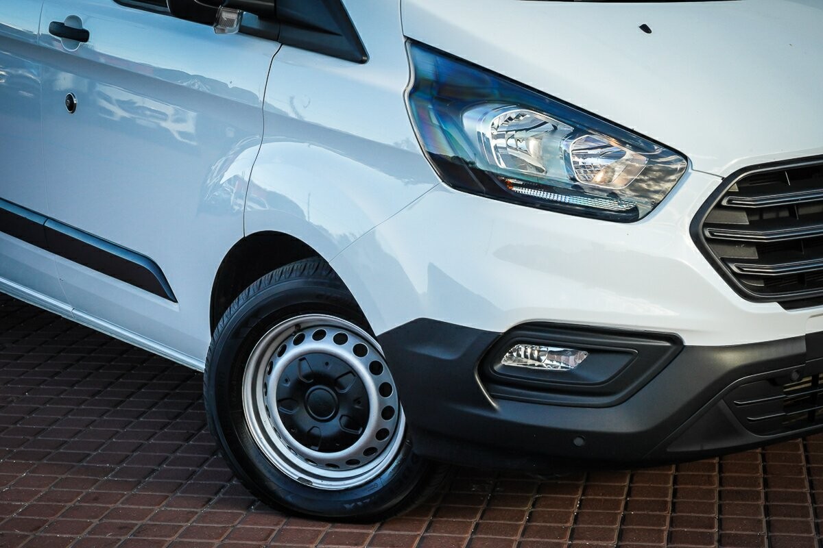Ford Transit Custom image 2