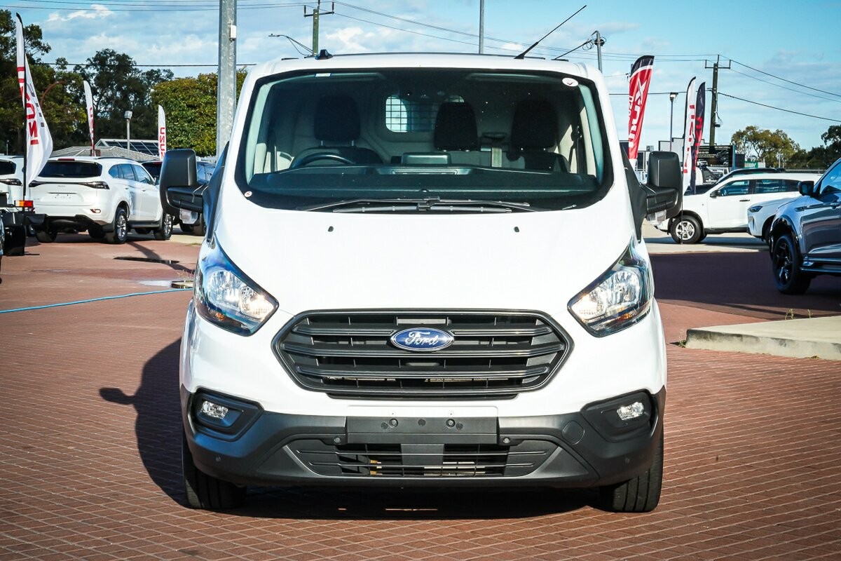 Ford Transit Custom image 3