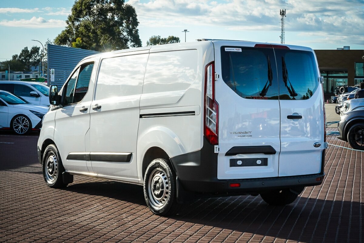 Ford Transit Custom image 4
