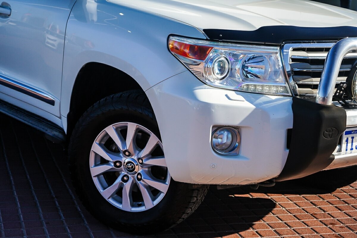 Toyota Landcruiser image 2