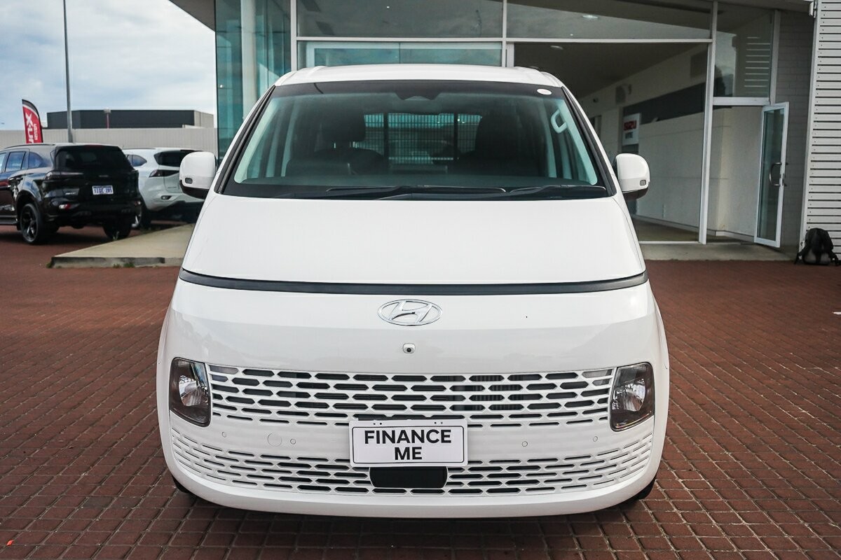 Hyundai Staria image 3