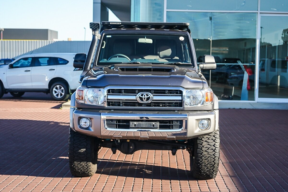 Toyota Landcruiser image 3