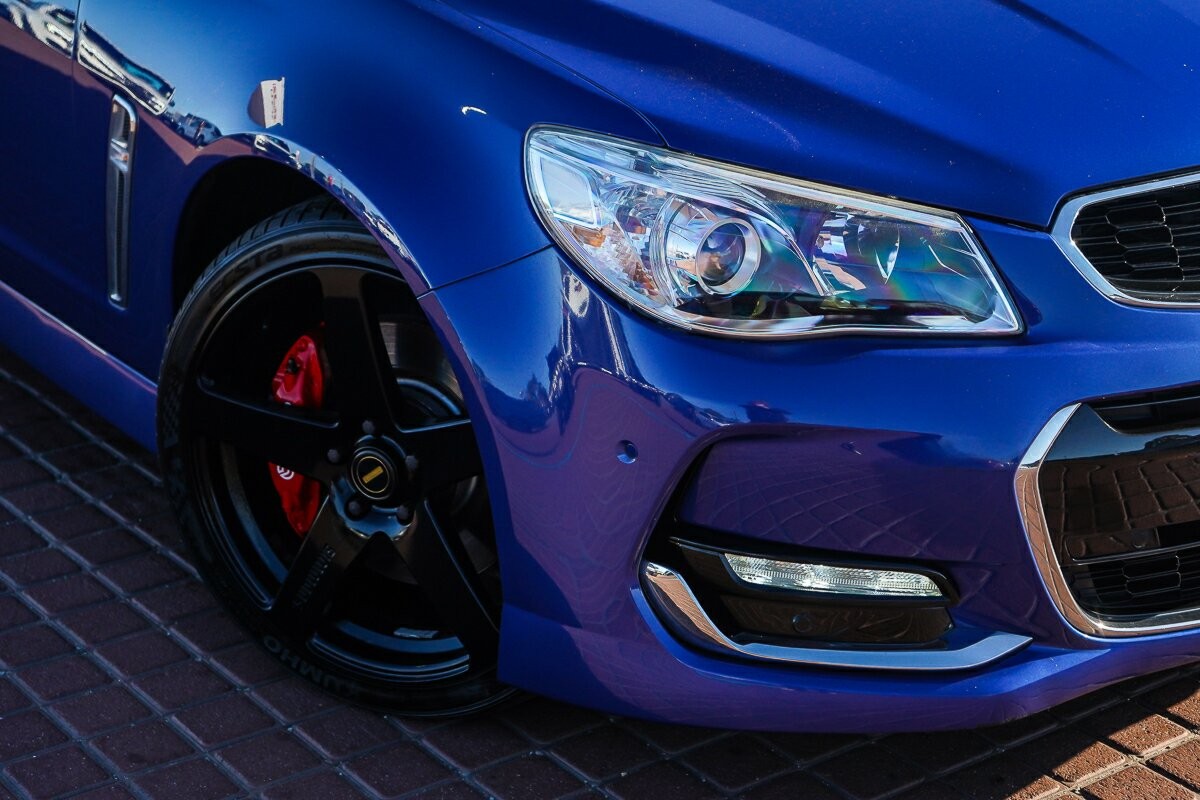 Holden Commodore image 2