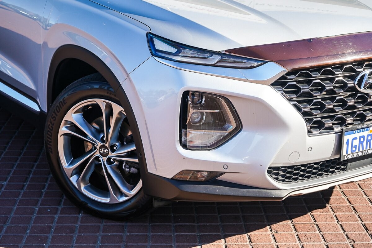 Hyundai Santa Fe image 2