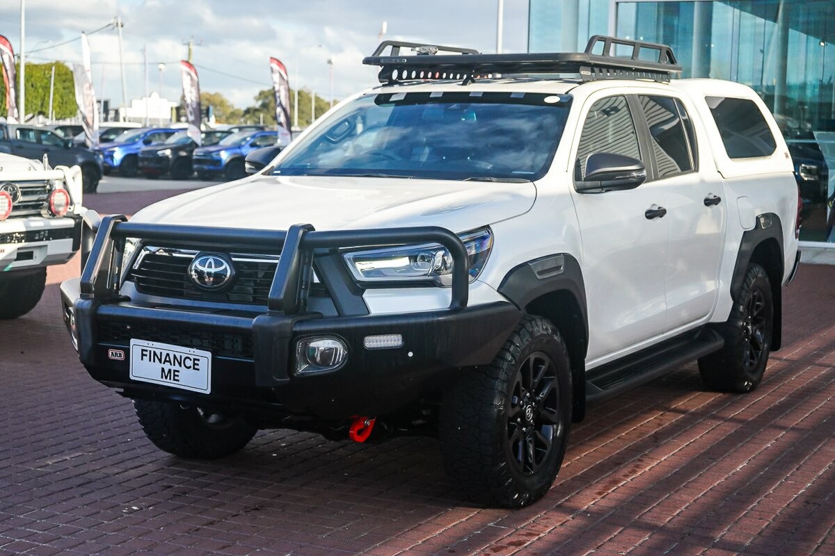 Toyota Hilux image 4