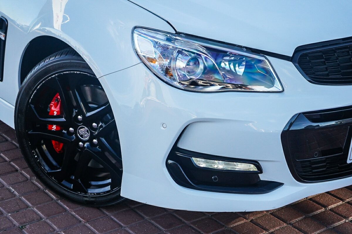 Holden Commodore image 2