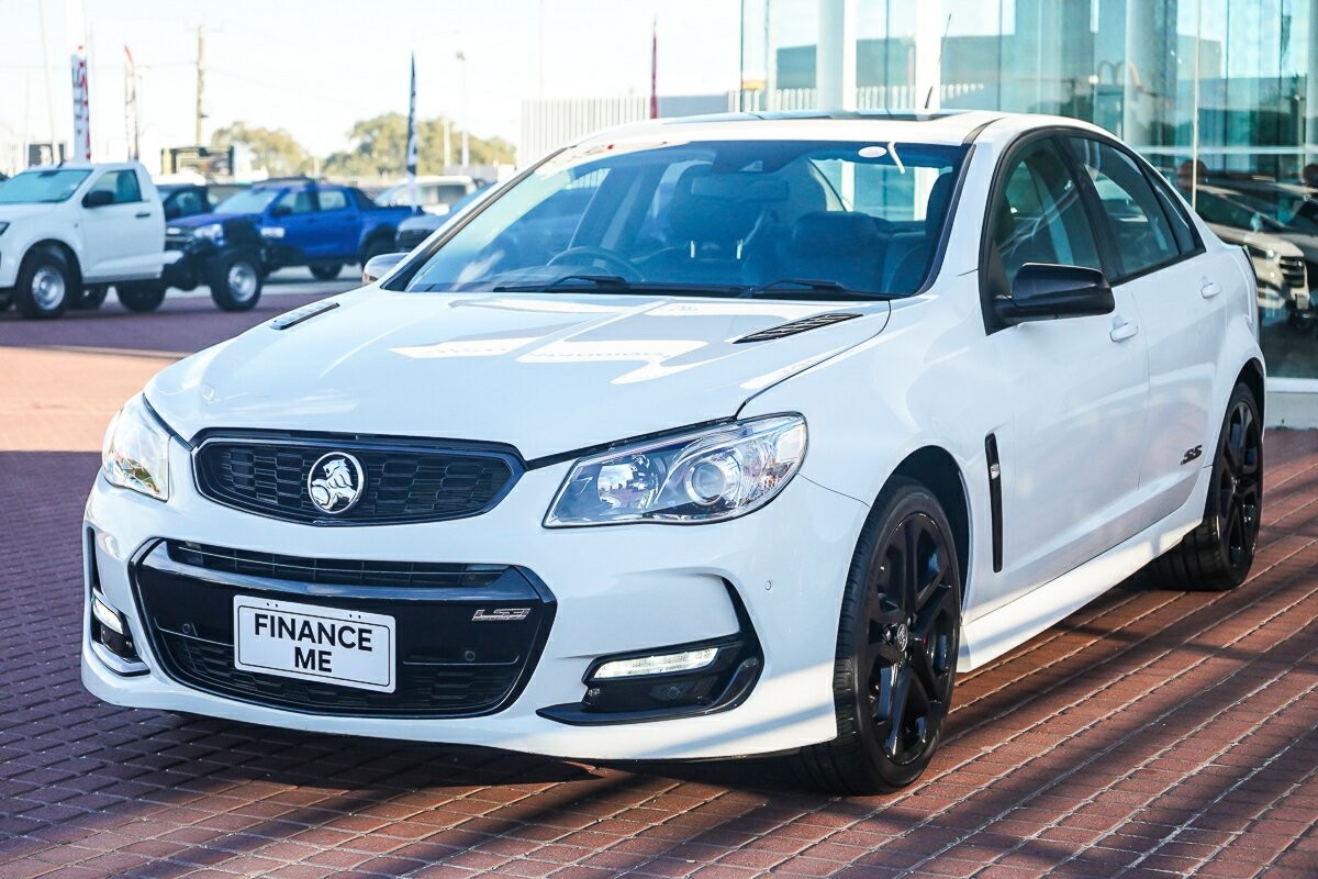 Holden Commodore image 3
