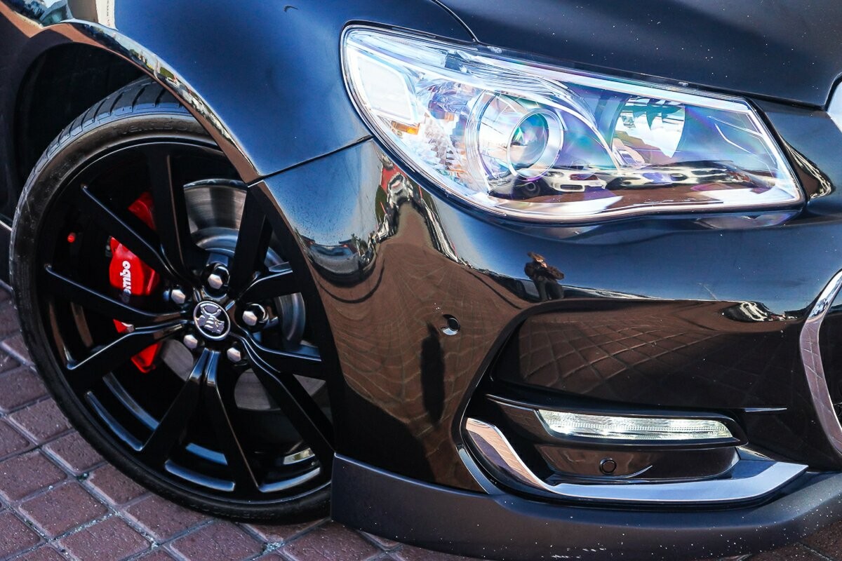 Holden Commodore image 2