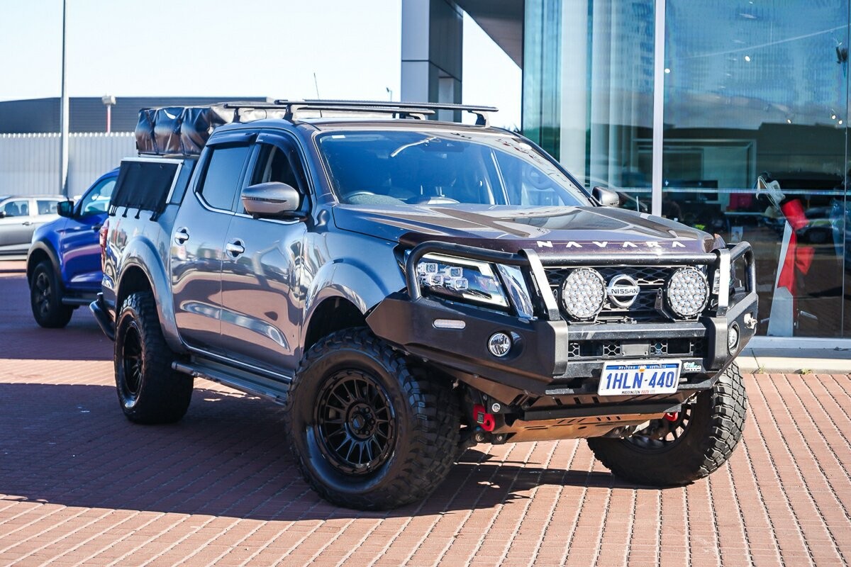 Nissan Navara image 1