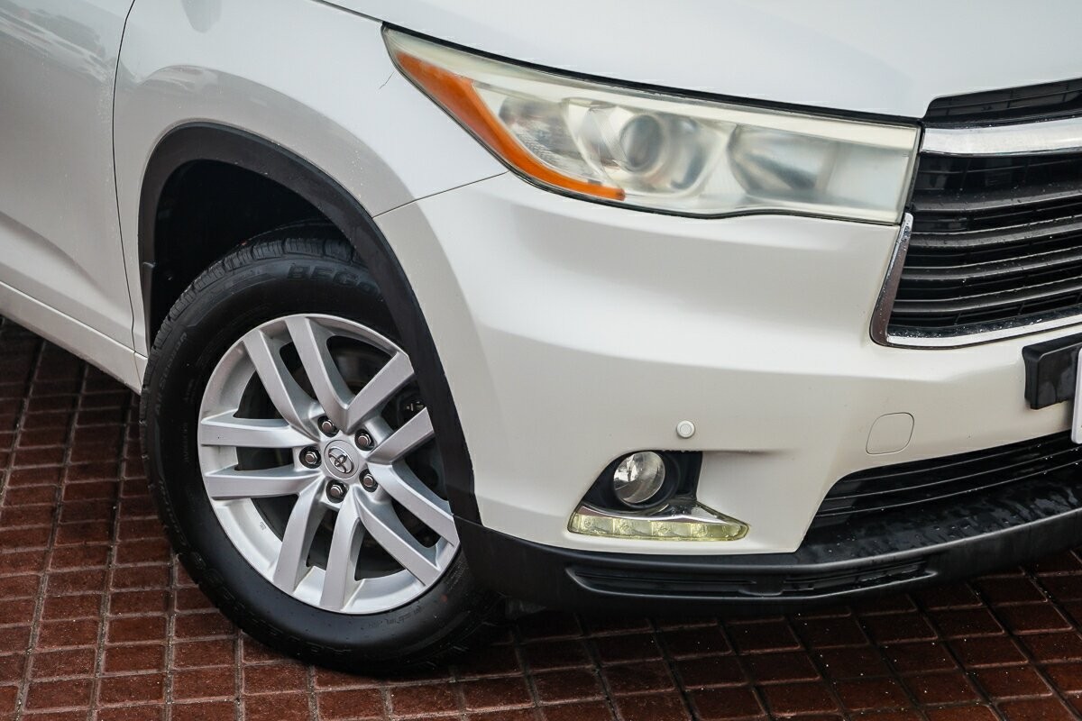 Toyota Kluger image 2