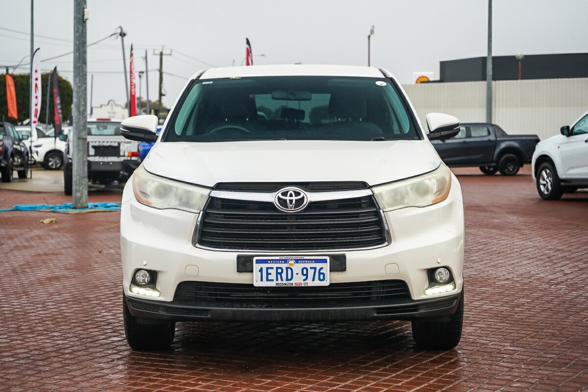 Toyota Kluger image 3