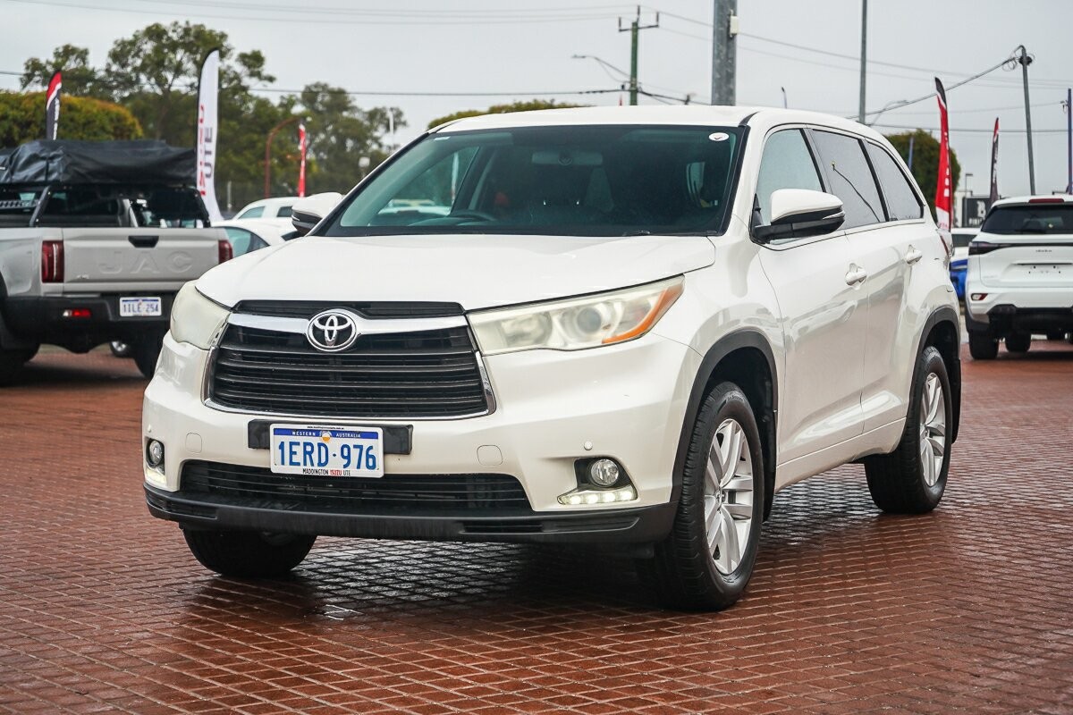 Toyota Kluger image 4