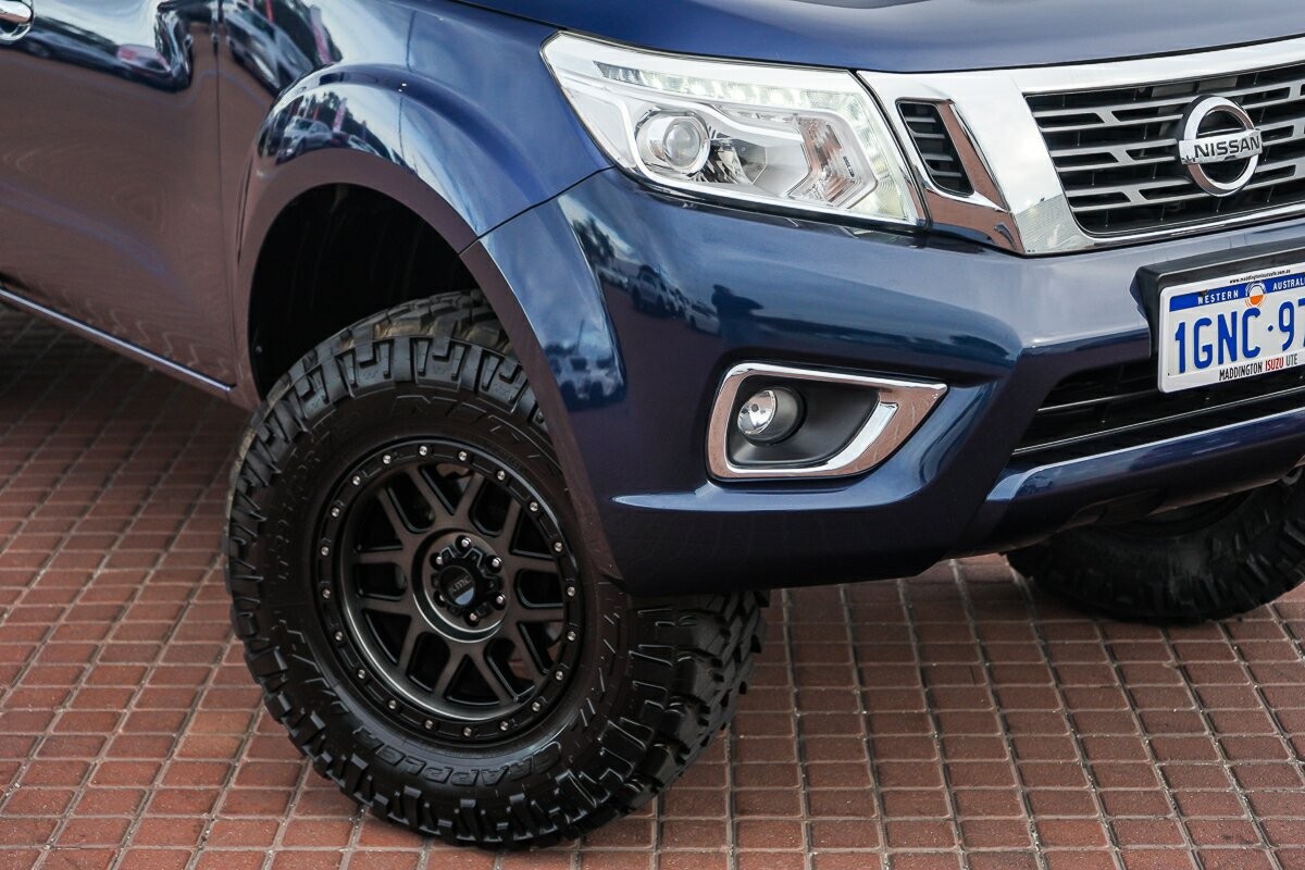 Nissan Navara image 2