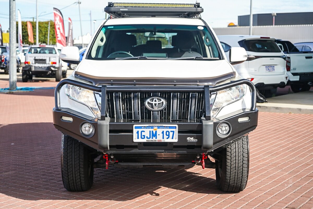 Toyota Landcruiser Prado image 3