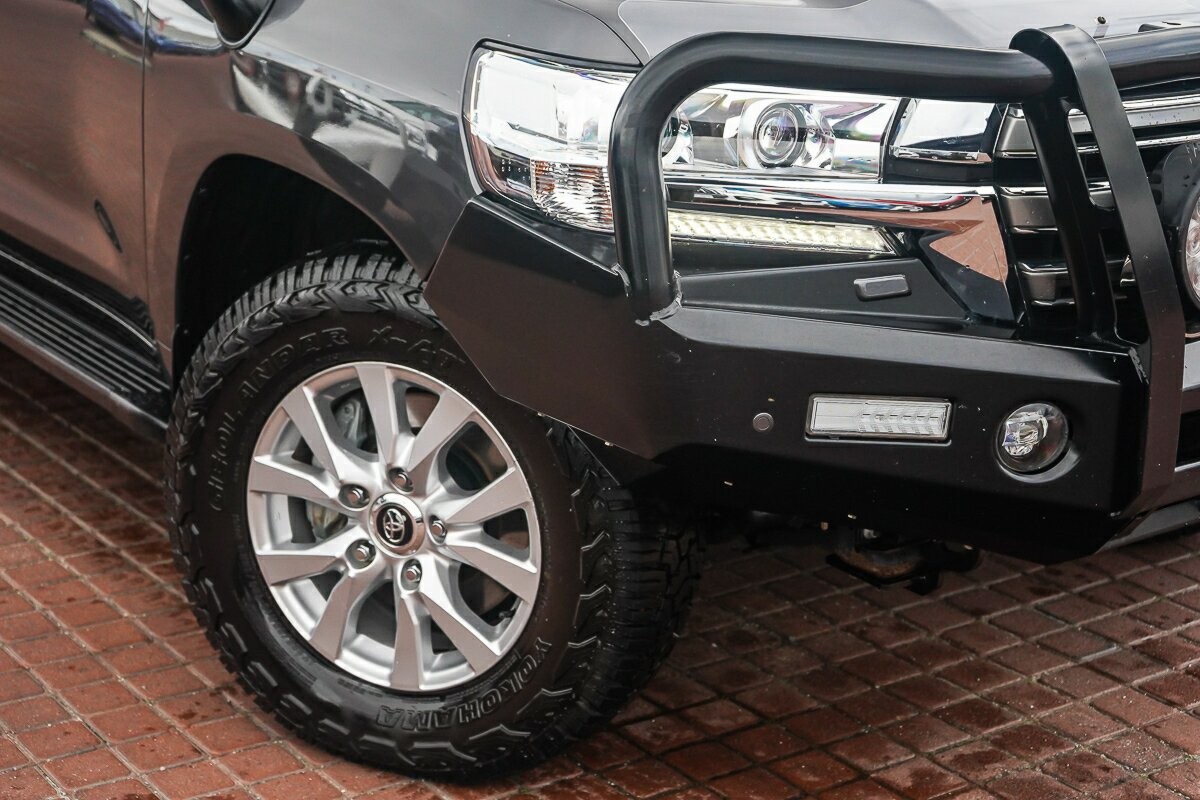 Toyota Landcruiser image 2