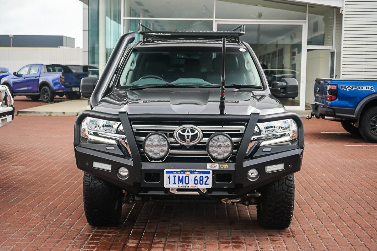 Toyota Landcruiser image 3