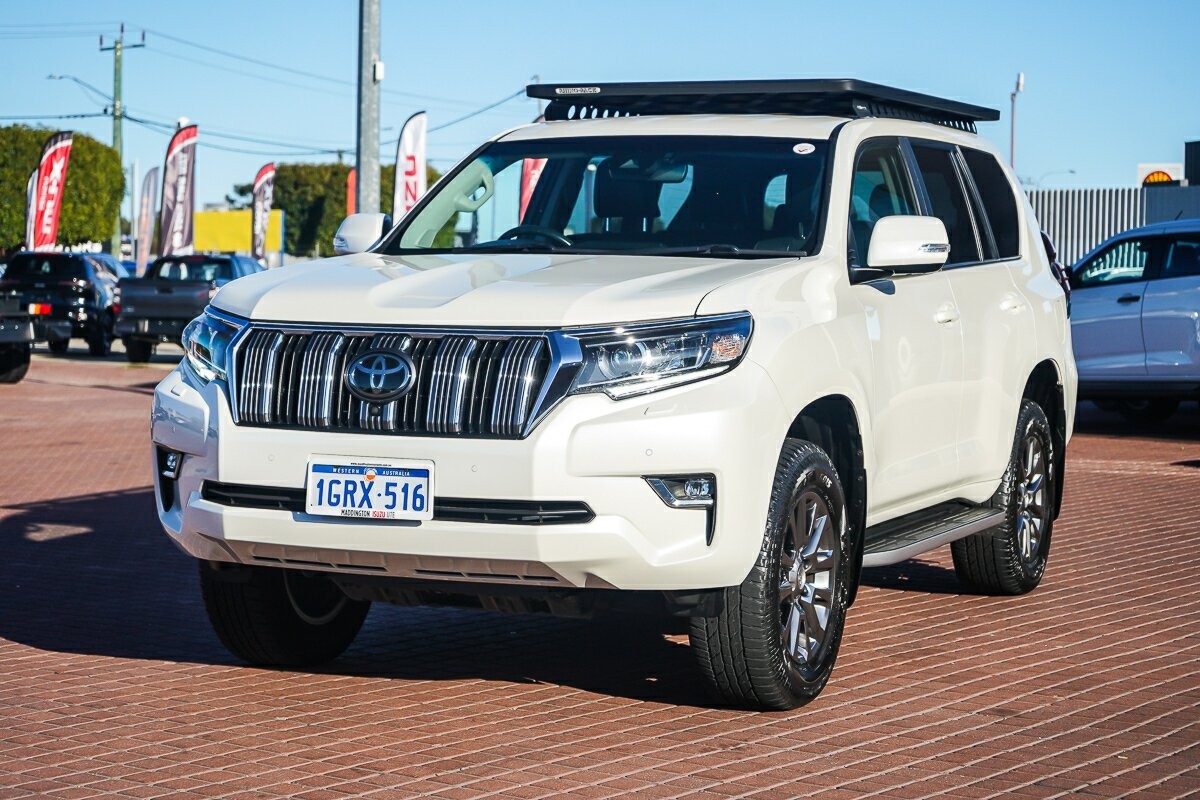 Toyota Landcruiser Prado image 4