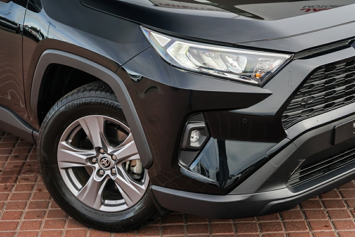 Toyota Rav4 image 2