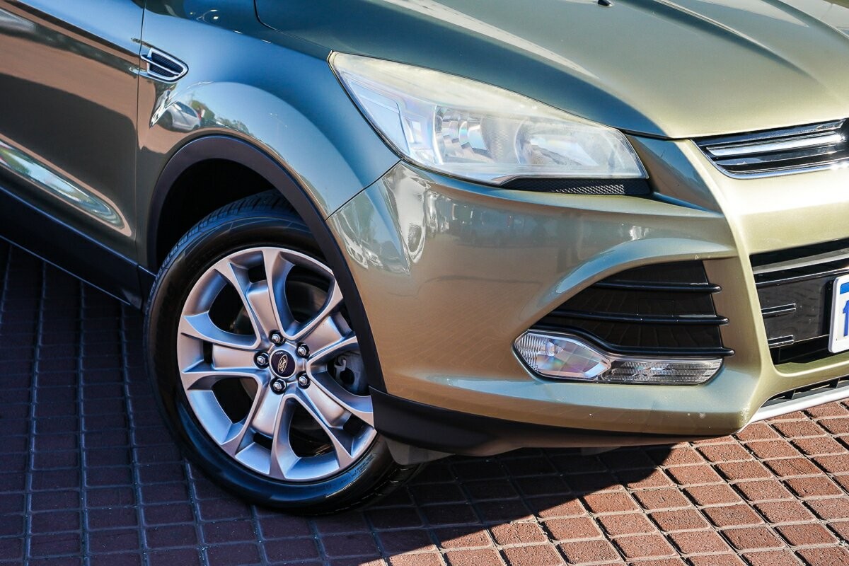 Ford Kuga image 2