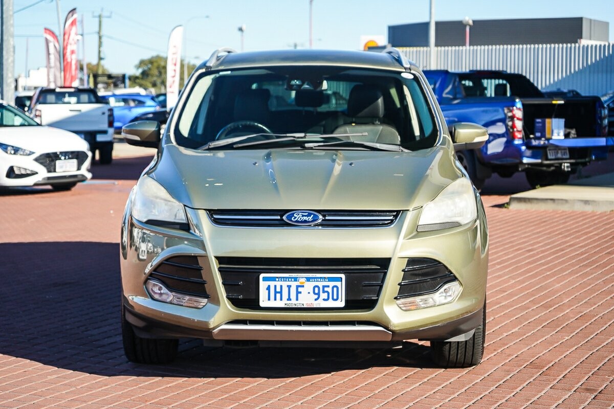 Ford Kuga image 3