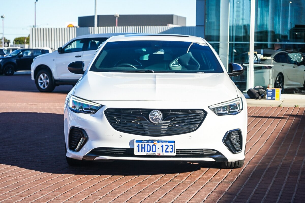 Holden Commodore image 3